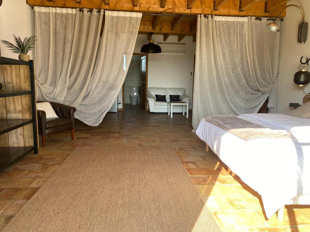 Bella Vida Bed and Breakfast Fourques  Buitenkant foto